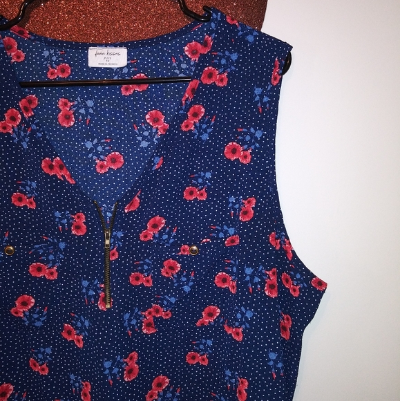 Women's PLUS sleeveless blouse - Picture 4 of 5